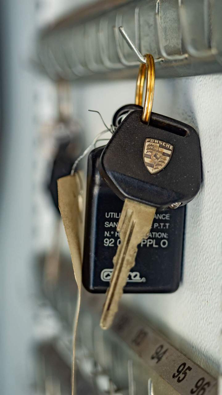 Service de vente de voiture d'occasion porsche Argenteuil